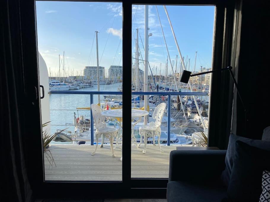 Seascape - Floating Home At Brighton Marina With Free Parking Екстериор снимка