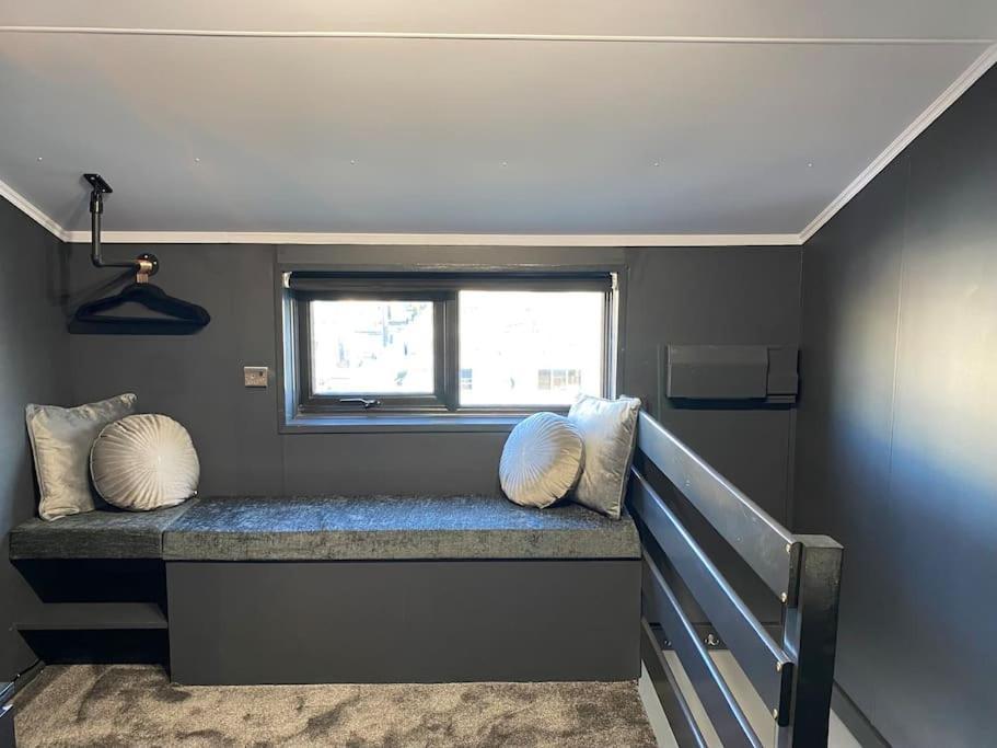 Seascape - Floating Home At Brighton Marina With Free Parking Екстериор снимка