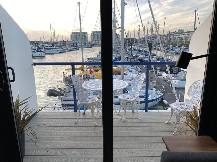 Seascape - Floating Home At Brighton Marina With Free Parking Екстериор снимка