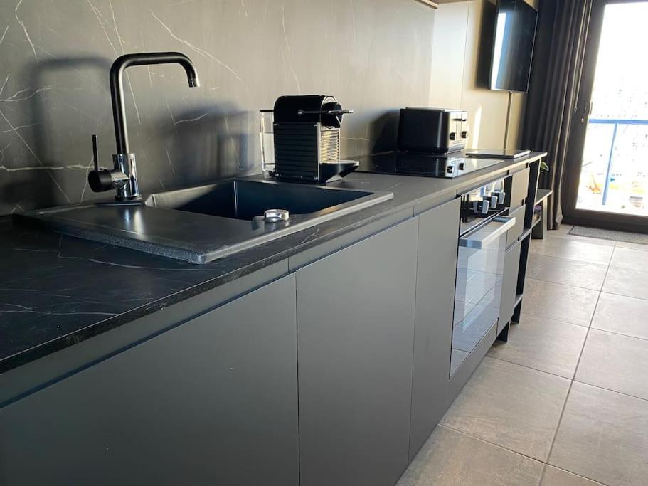 Seascape - Floating Home At Brighton Marina With Free Parking Екстериор снимка