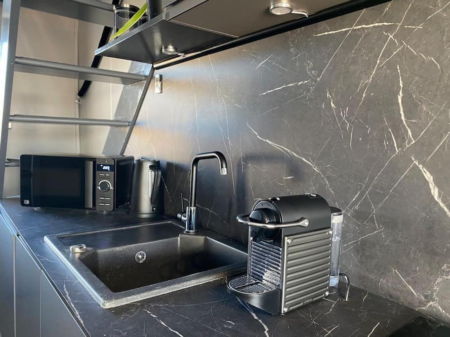 Seascape - Floating Home At Brighton Marina With Free Parking Екстериор снимка