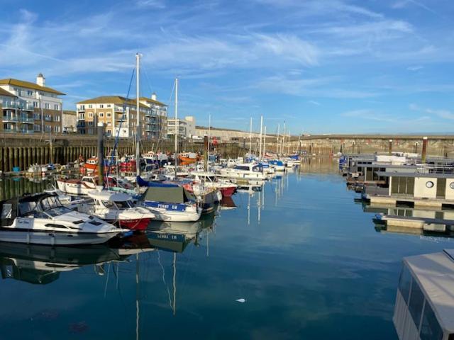 Seascape - Floating Home At Brighton Marina With Free Parking Екстериор снимка