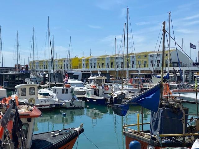 Seascape - Floating Home At Brighton Marina With Free Parking Екстериор снимка