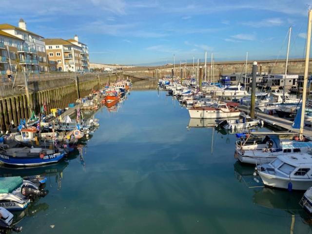 Seascape - Floating Home At Brighton Marina With Free Parking Екстериор снимка